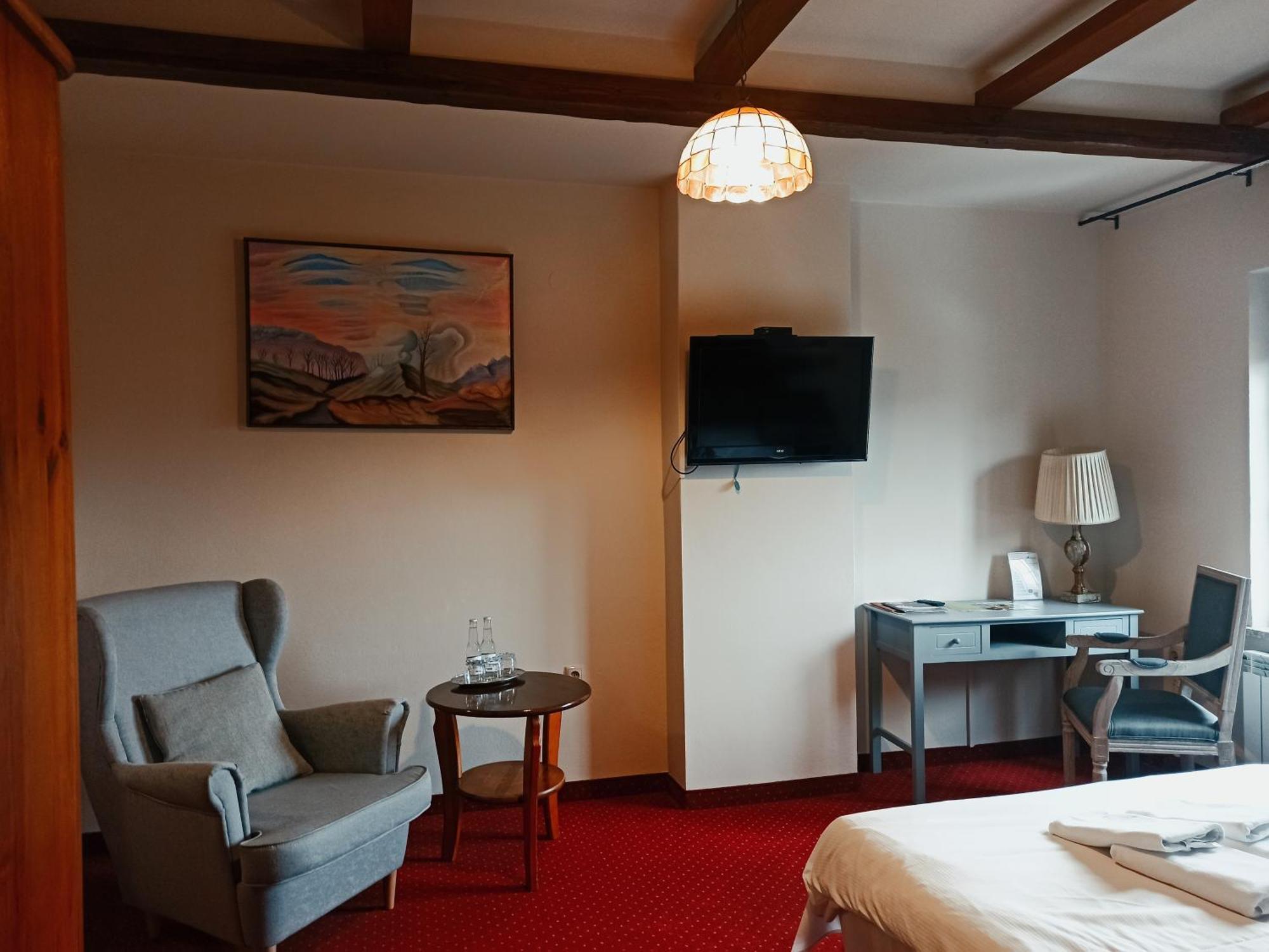Hotel Restauracja Jas Wedrowniczek Rymanów Εξωτερικό φωτογραφία